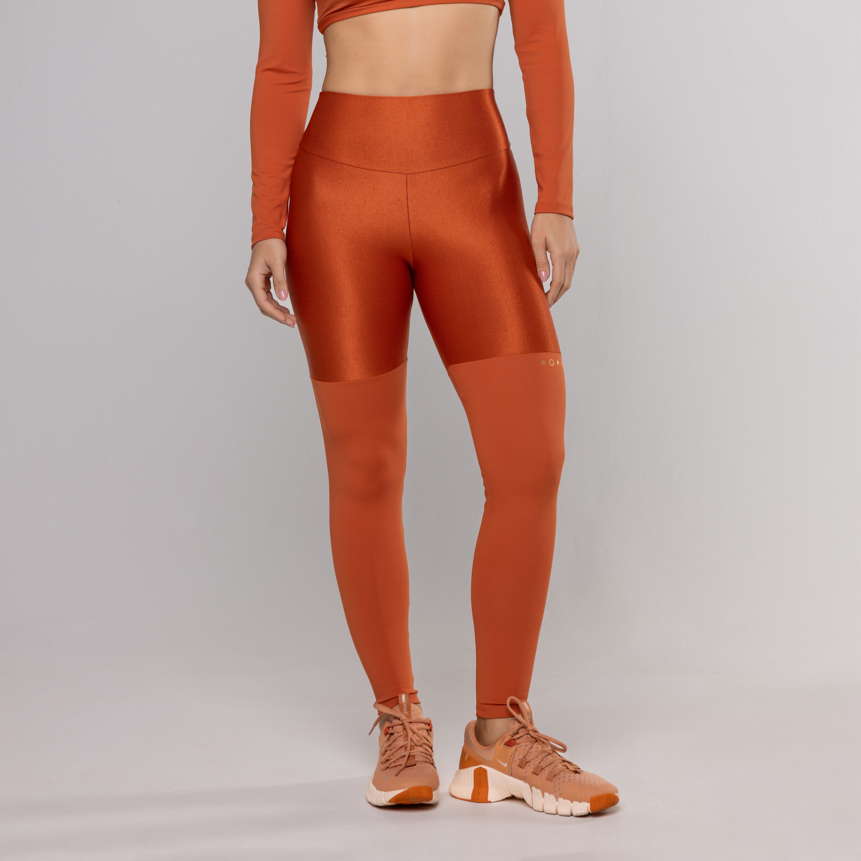 Legging Recorte Perna Logo